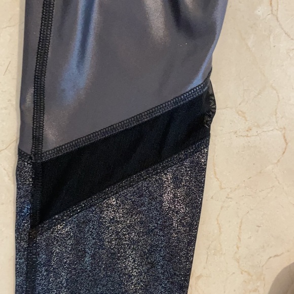 BEYOND YOGA SHIMMER LASER CUT LEGGINGS - Picture 2 of 6